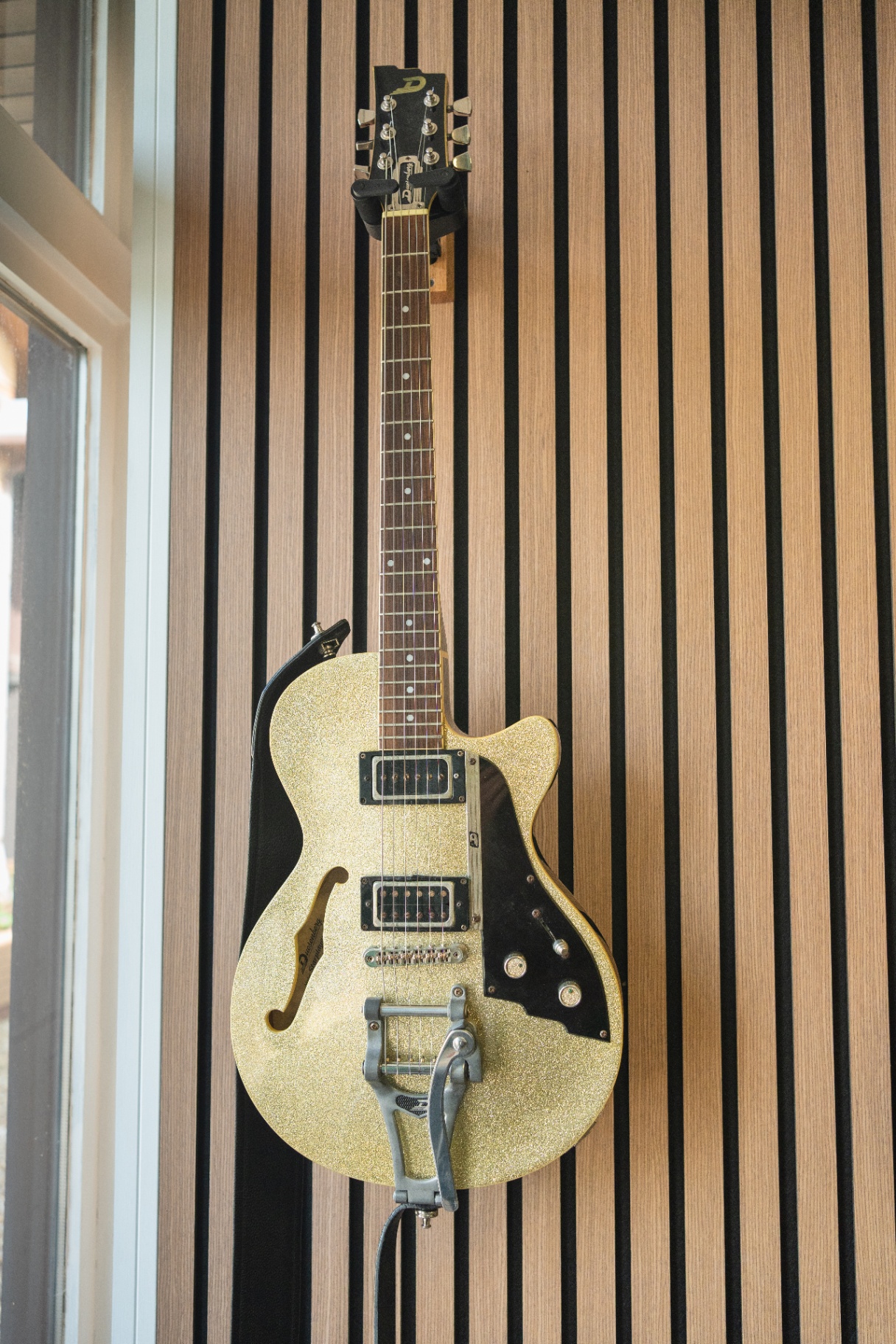 Duesenberg — gold sparkle