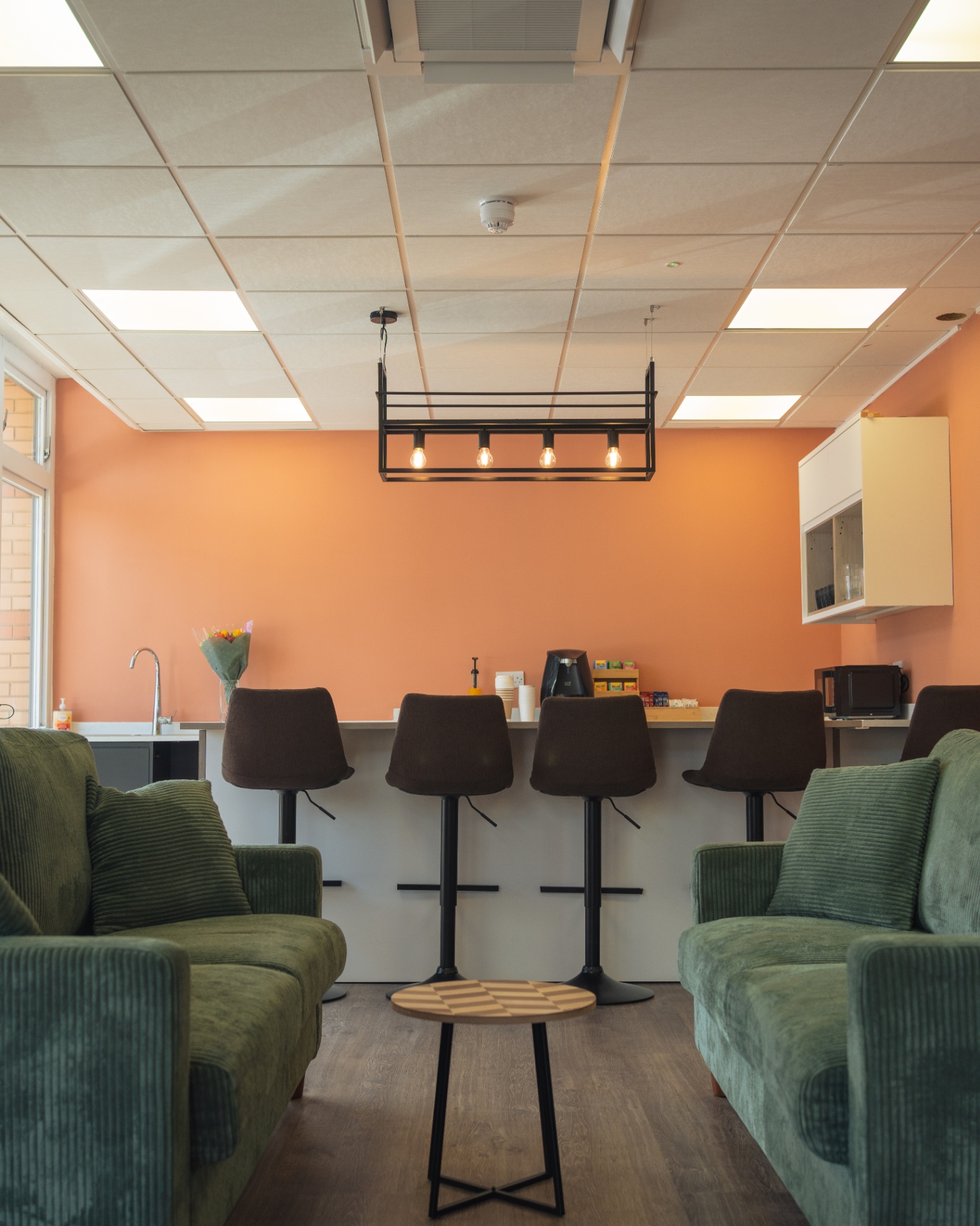 Bar seating & breakout